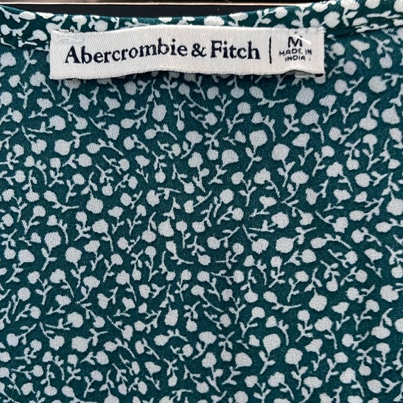 A&F | Green floral top - Picture 6 of 7